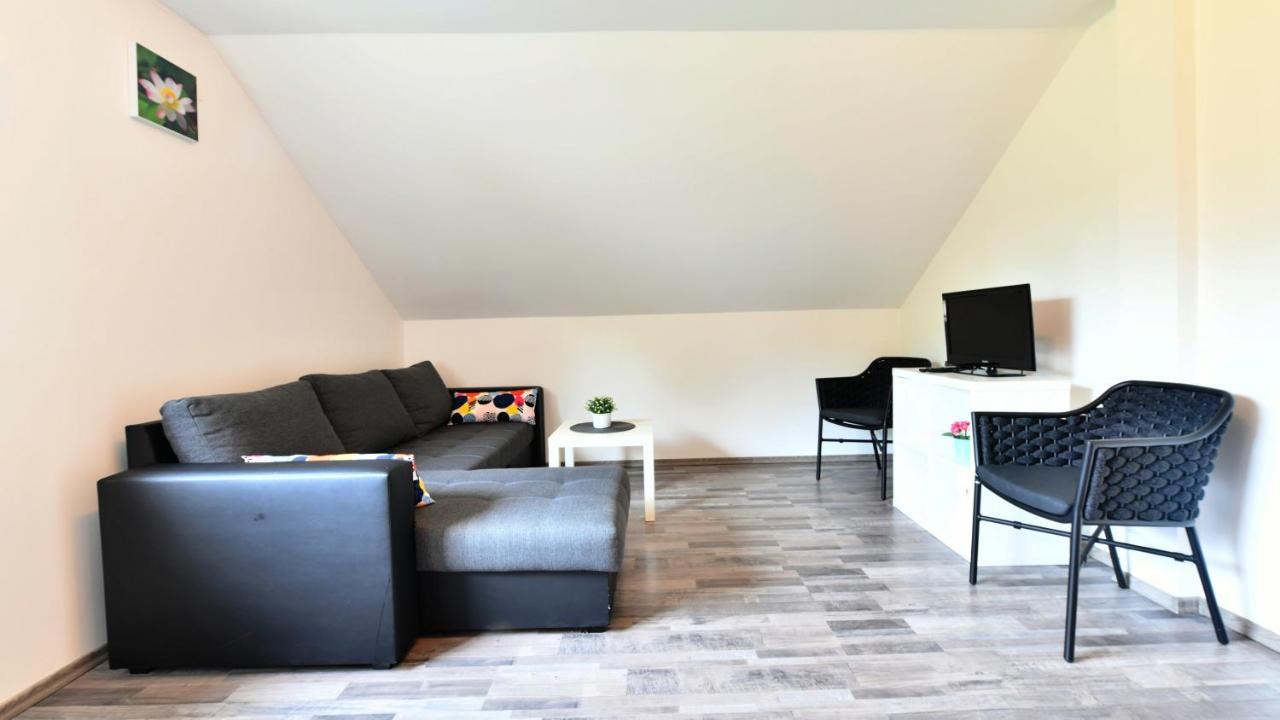 Apartman Mate Rakovica Exteriör bild