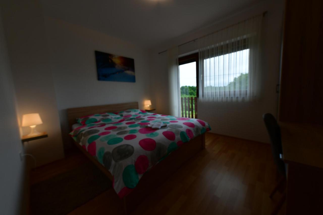 Apartman Mate Rakovica Exteriör bild