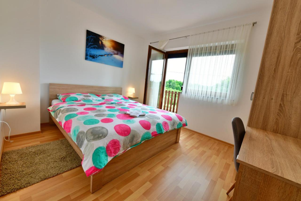 Apartman Mate Rakovica Exteriör bild
