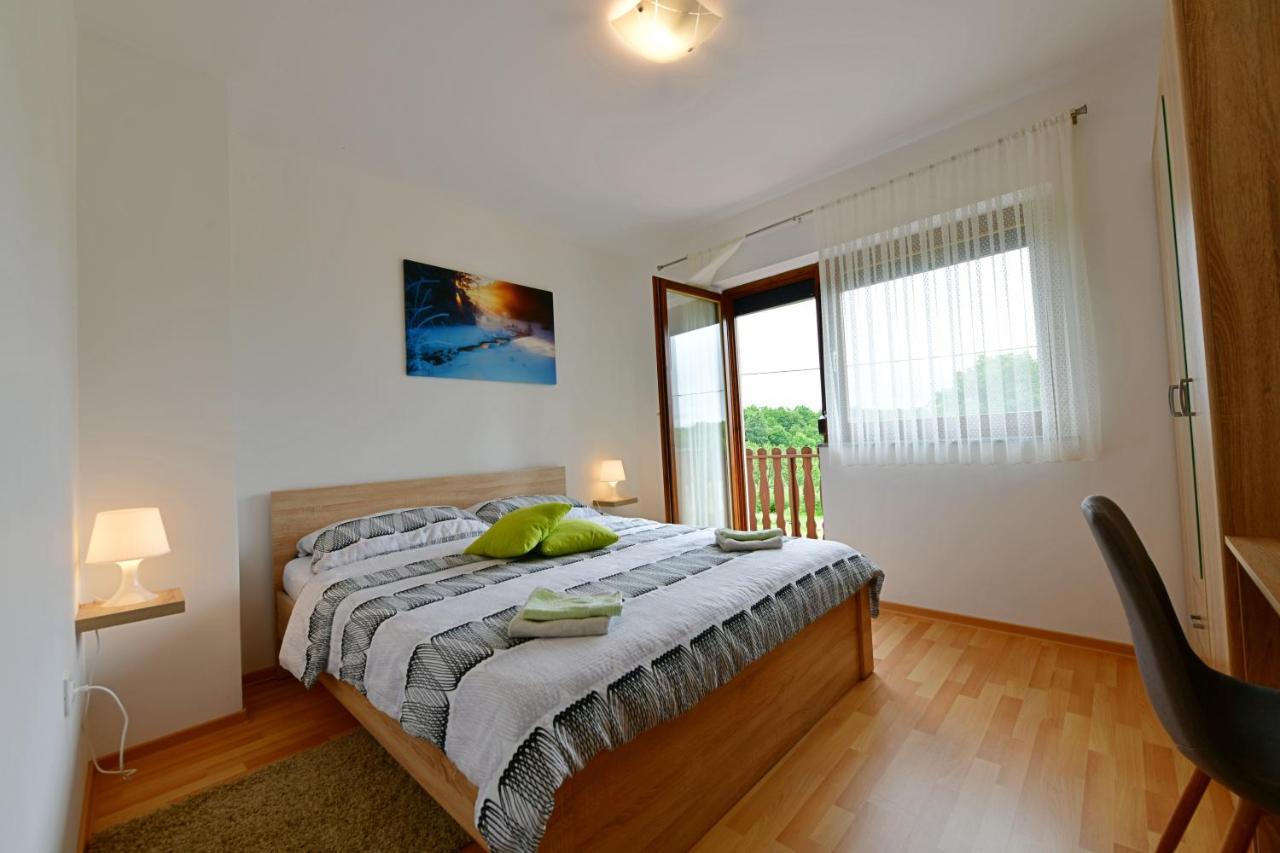 Apartman Mate Rakovica Exteriör bild