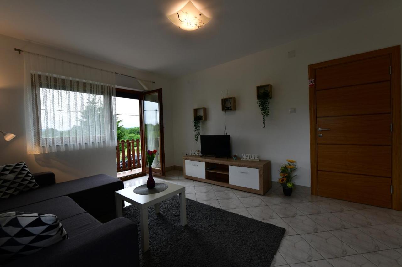 Apartman Mate Rakovica Exteriör bild