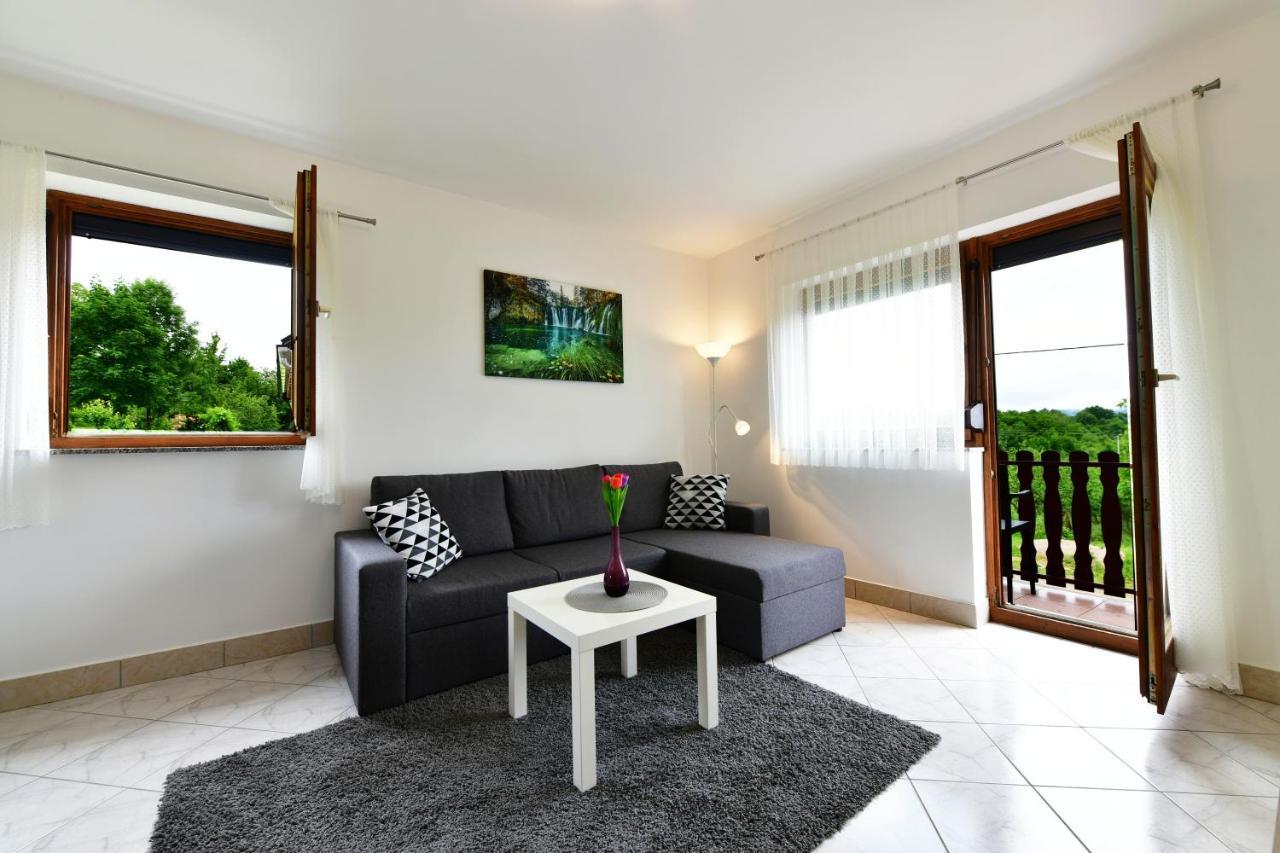 Apartman Mate Rakovica Exteriör bild