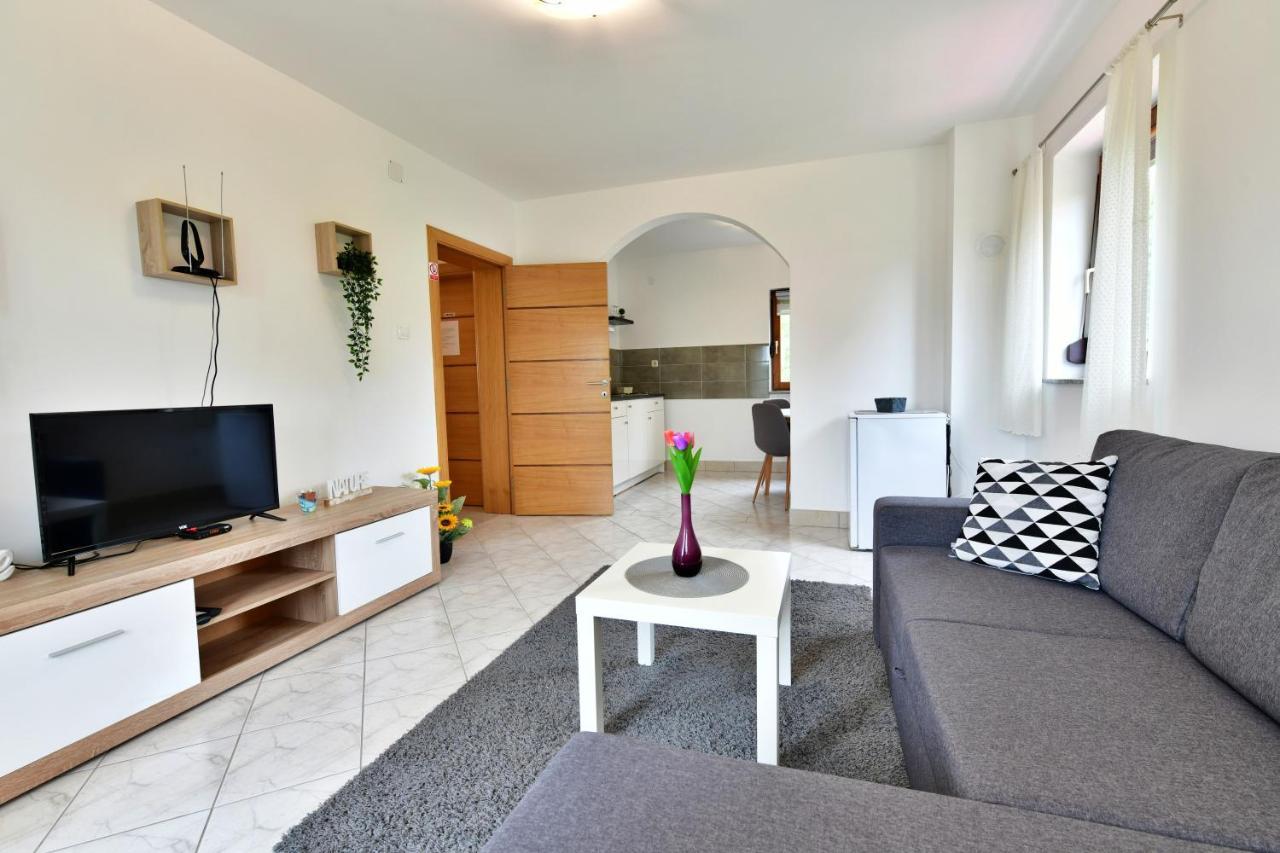 Apartman Mate Rakovica Exteriör bild