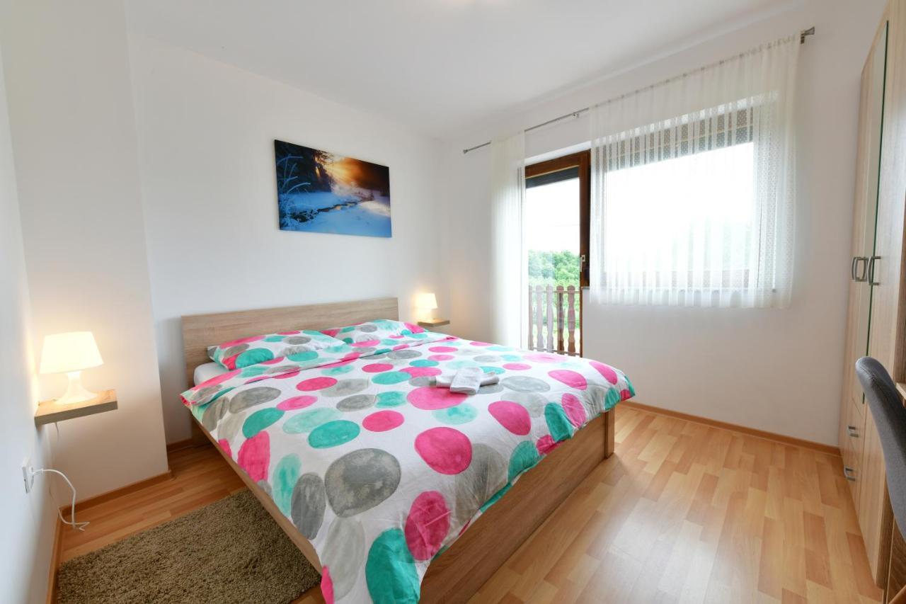Apartman Mate Rakovica Exteriör bild