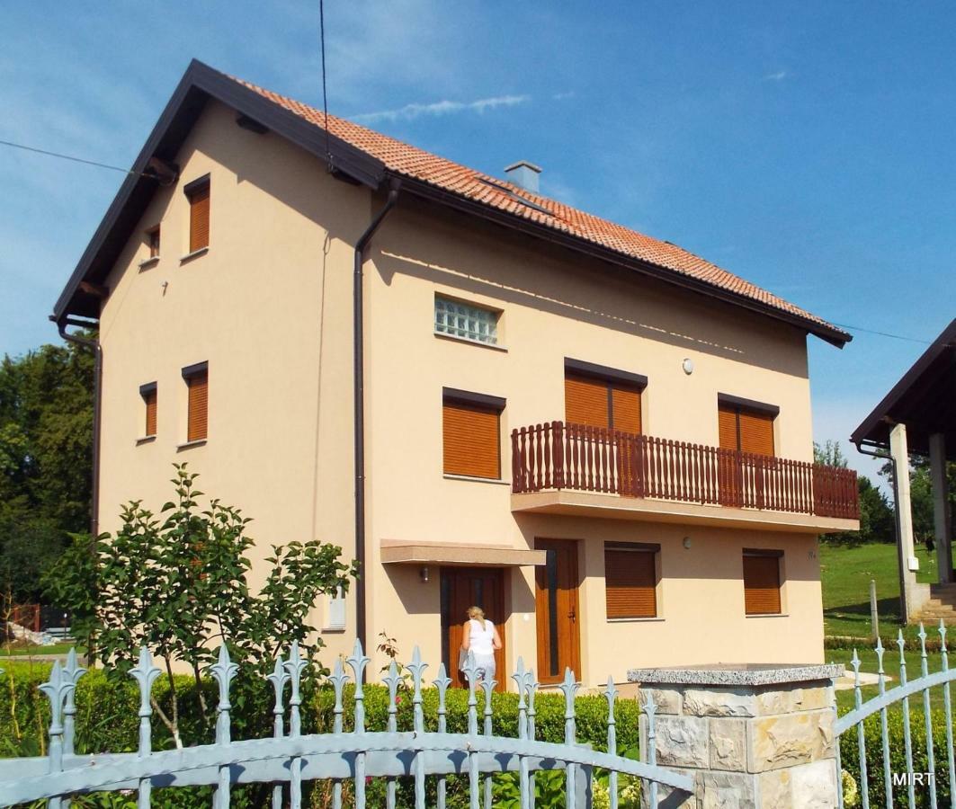 Apartman Mate Rakovica Exteriör bild