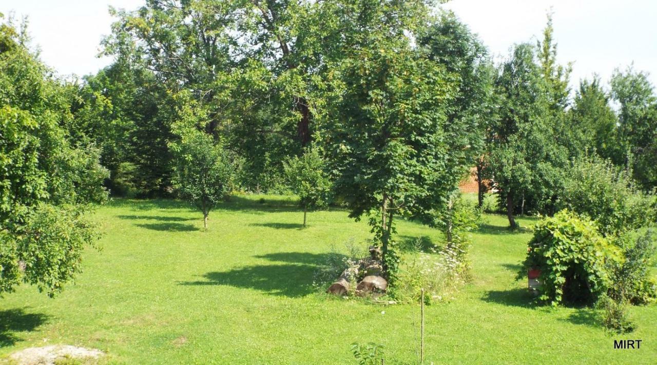 Apartman Mate Rakovica Exteriör bild